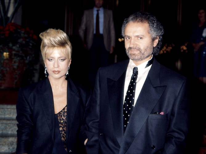 Gwiazdy i ich operacje - Donatella Versace