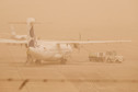 Pył kalima i huraganowe wiatry paraliżują Wyspy Kanaryjskie - paraliż lotniska na Gran Canarii