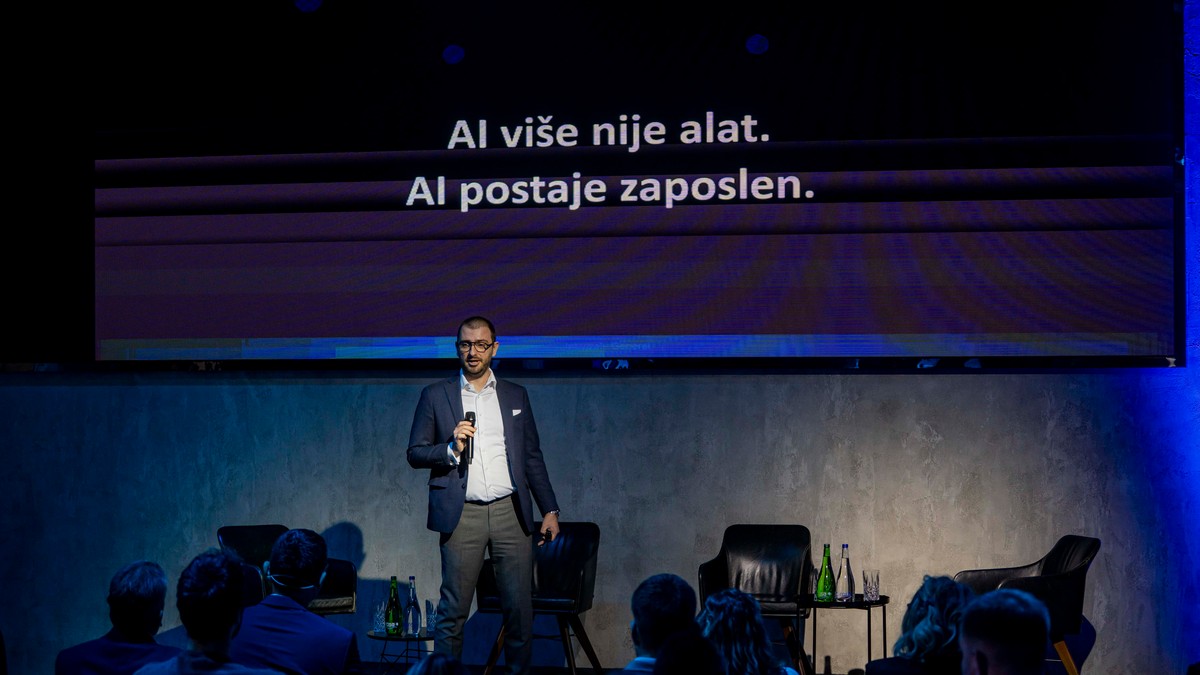  Darko Marjanović, prezentacija o AI agentima