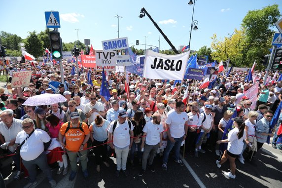 Uczestnicy marszu 4 czerwca w Warszawie