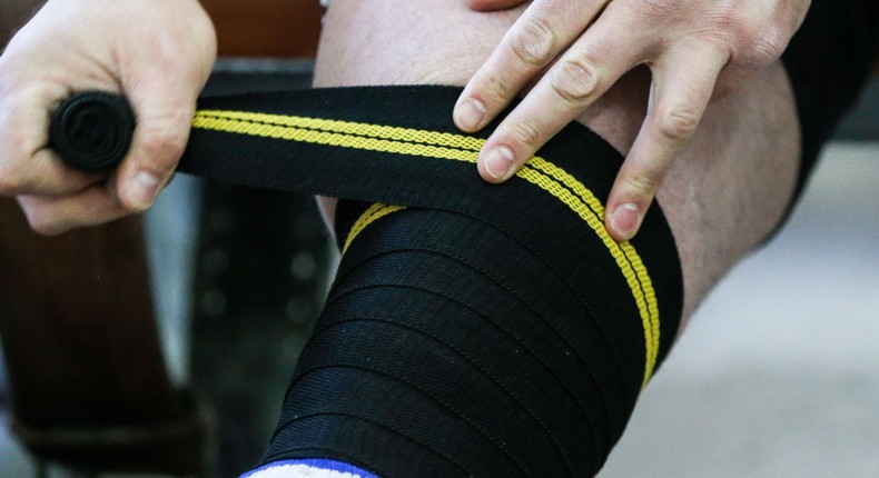 Do You Really Need to Wear Knee Wraps to Squat?