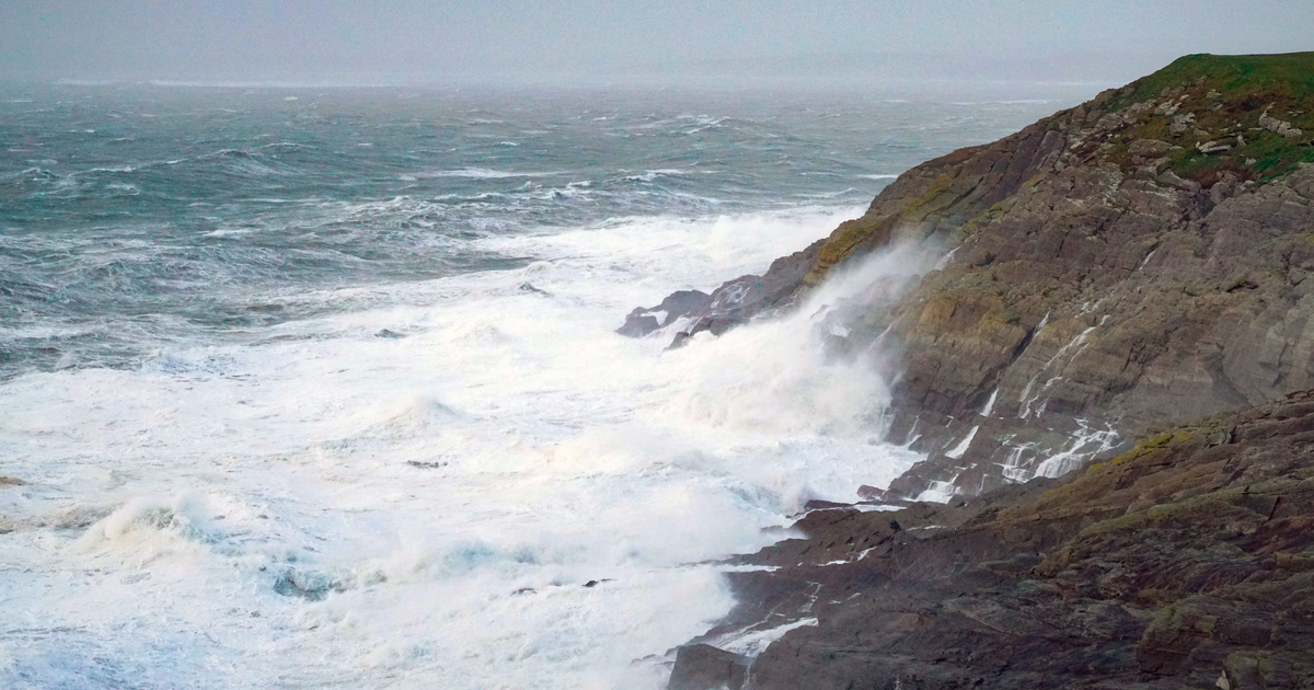 Storm Bram batters UK and Ireland: Thousands without power, travel chaos
