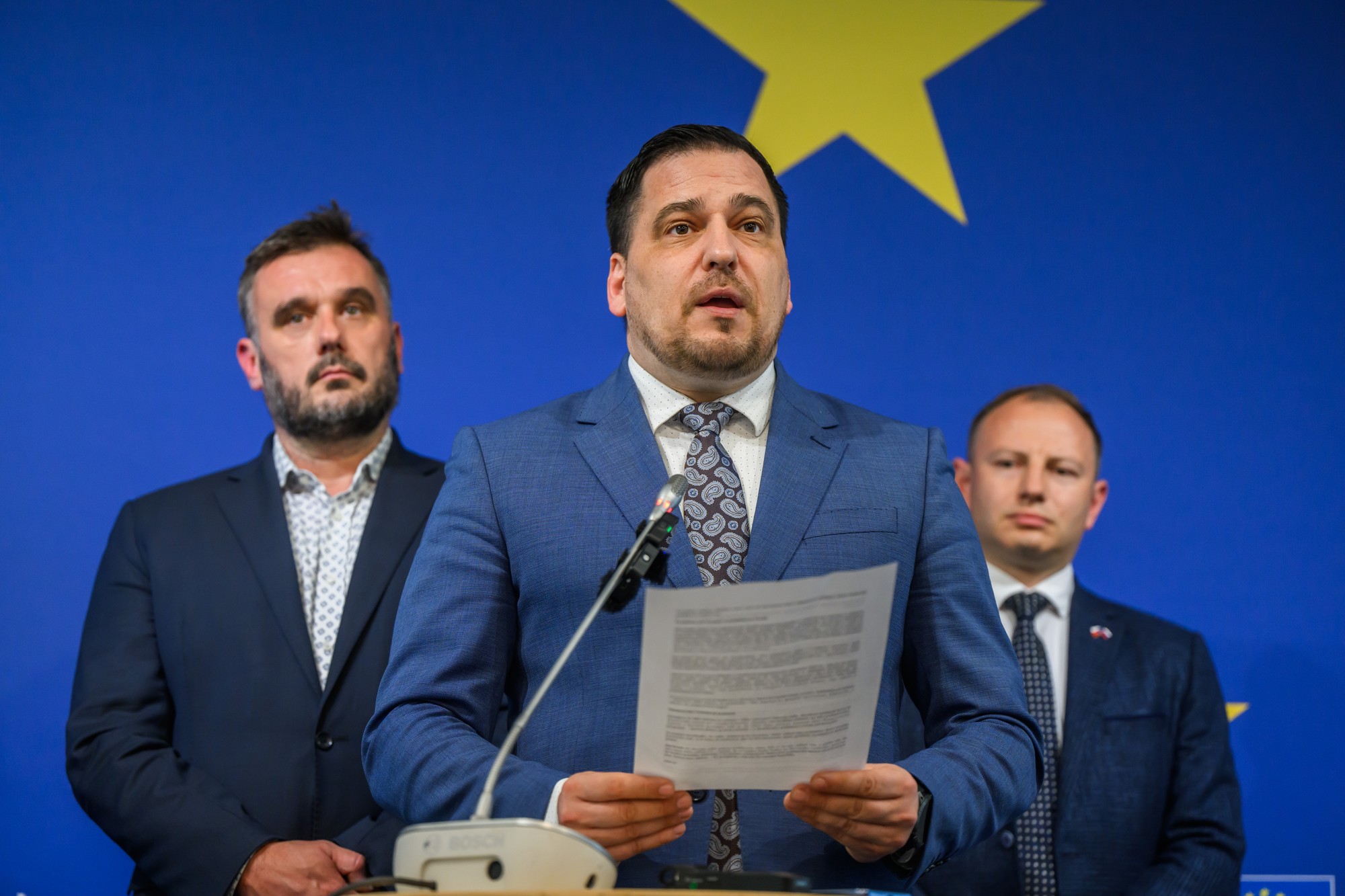 Sprava člen delegácie a europoslanec Ondřej Knotek, vedúci delegácie a europoslanec Tomáš Zdechovský a člen delegácie a europoslanec Michal Wiezik.