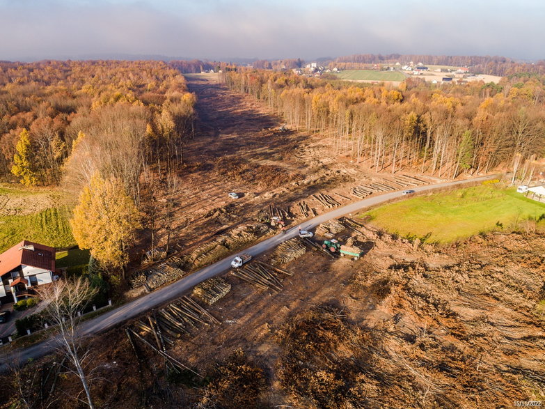 Budowa drogi ekspresowej S-1 - odcinek Dankowice - węzeł Suchy Potok - zdjęcia z drona - 15.11.2022 - autor: GDDKiA