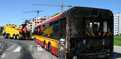 Autobus stanął w płomieniach. FOTO