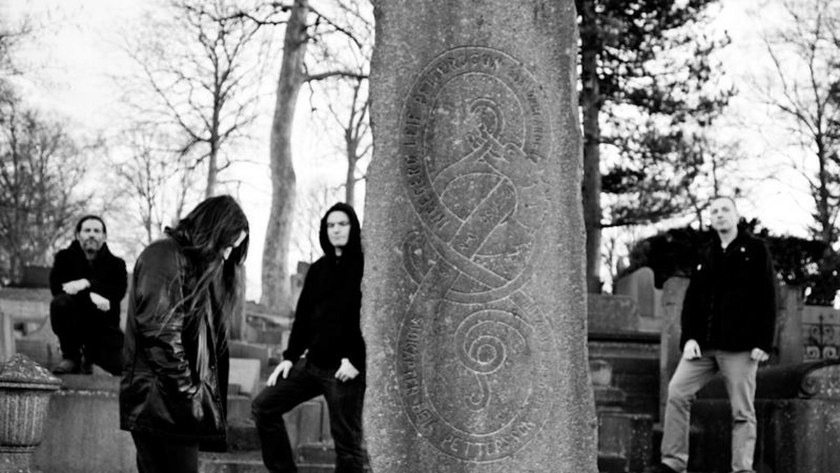 Melancholijna, eteryczna, niebezpieczna i tajemnicza. Słowa te doskonale opisują muzykę zespołu Agalloch. Muzykę zawierającą elementy black metalu, folku i bardzo wysmakowanego post rocka, by wymienić tylko kilka z wpływów. W maju zespół po raz pierwszy w swojej blisko 20-letniej karierze odwiedzi Polskę.