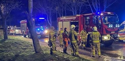 Dramat na molo we Fromborku. Biegacz poślizgnął się i wpadł do wody. Na pomoc ruszyli nastolatkowie