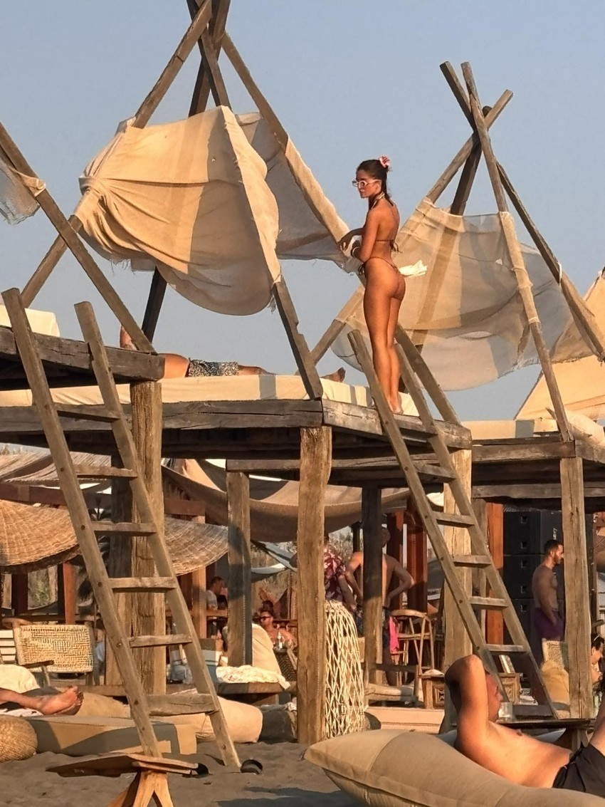 Anđela Đuričić i Gastoz, paparaco