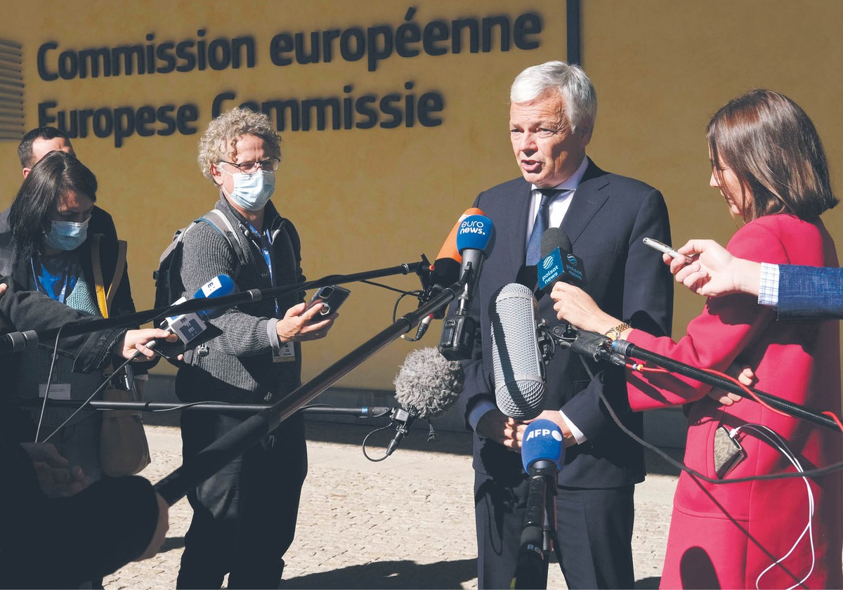 Wizyta w Polsce belgijskiego komisarza Didiera Reyndersa związana jest z raportem o praworządności w krajach członkowskich UE