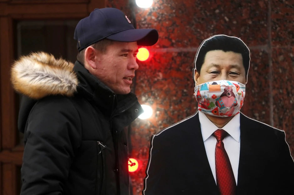 Kartonska figura Sija Đinpinga u Moskvi