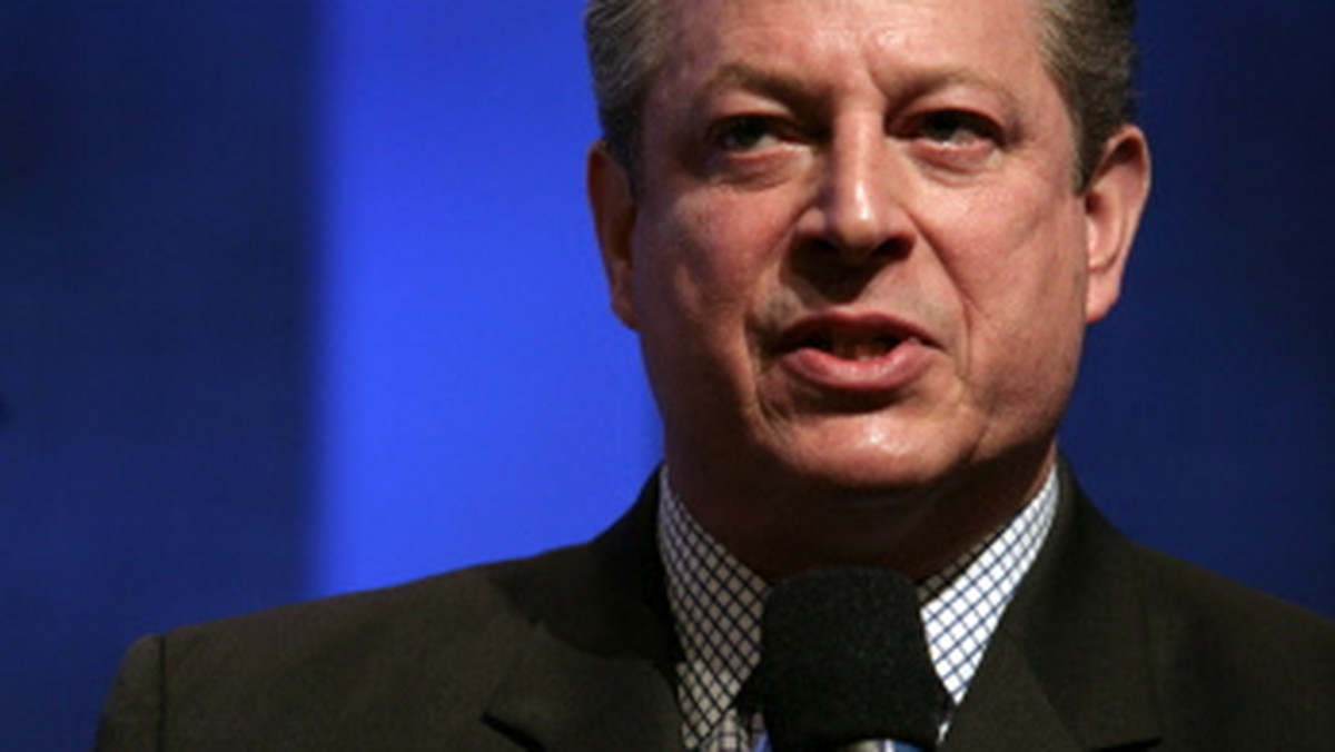 Podczas Konferencji Klimatycznej w Poznaniu, były wiceprezydent Stanów Zjednoczonych i laureat Pokojowej Nagrody Nobla - Al Gore - otrzyma doktorat Honoris Causa Uniwersytetu imienia Adama Mickiewicza - informuje Radio Merkury.