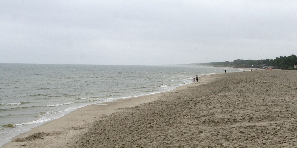 Zwłoki mężczyzny na plaży w Łebie