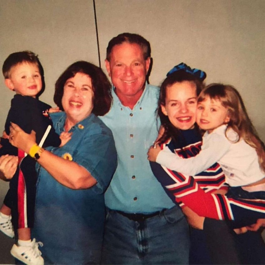 Stjuart i Edrijen sa decom