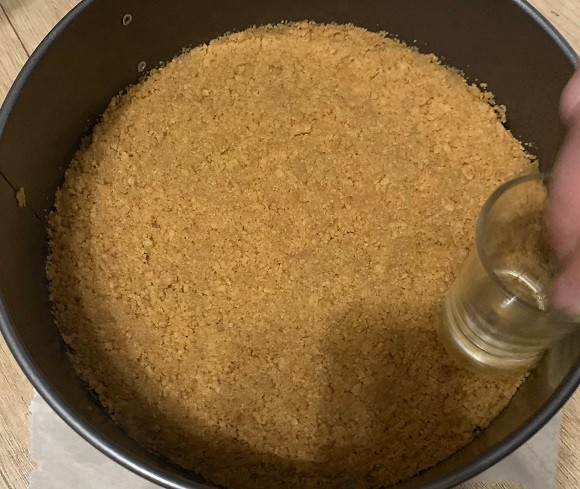 Nepečený čokoládový cheesecake.