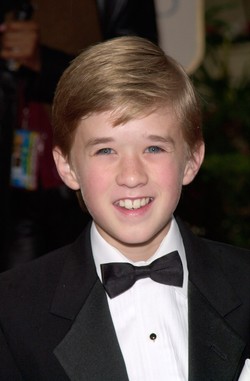 Dziecięca gwiazda wraca na ekrany - Haley Joel Osment wczoraj i dziś