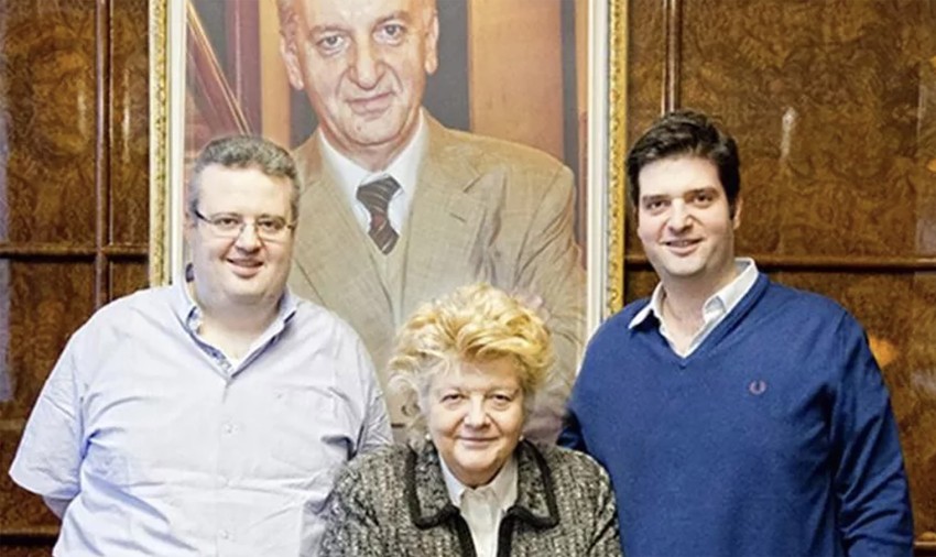 Lorenco sa bratom i majkom