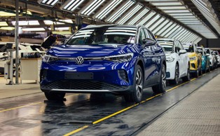 VW chce stworzyć największą flotę elektryków. Baterie to "nowe pole bitwy"