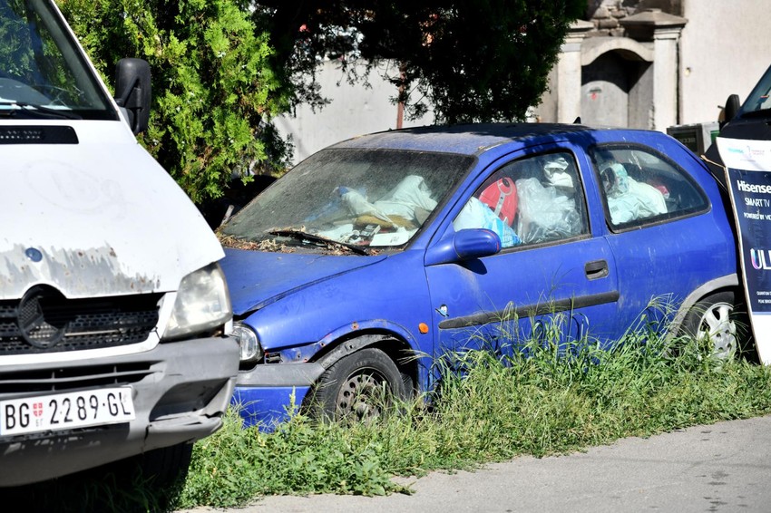 Pošto nema više gde sa đubretom, smešta ga i u vozila