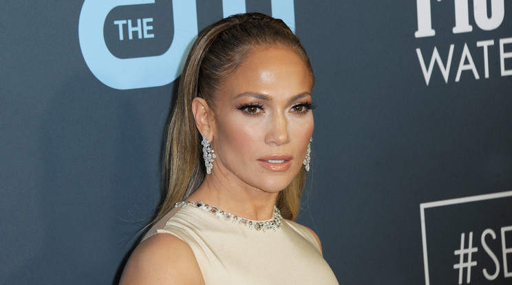 Jennifer Lopez korábban többször nyilatkozta azt, hogy nem iszik alkoholt, nemrég pedig saját márkáját reklámozta Fotó: Northfoto
