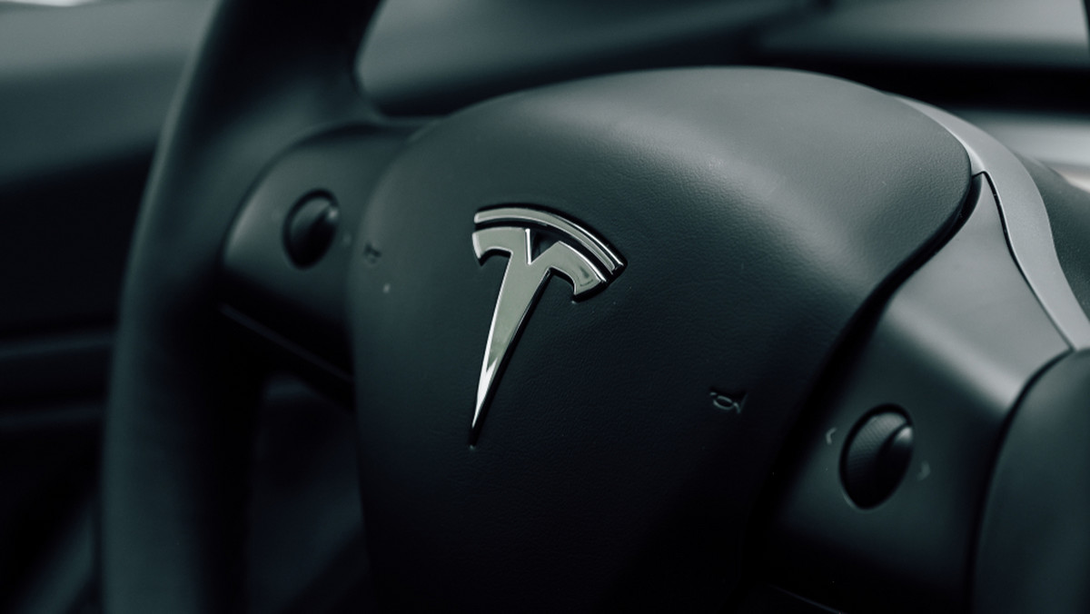 Tesla wyprodukuje nowy pojazd? Media donoszą o "Redwood"
