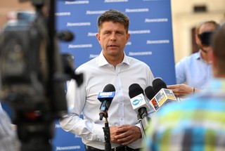 Petru: Pieniądze z OFE zostaną przejedzone