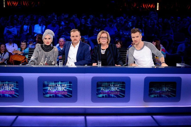 jury 'Must be the music'