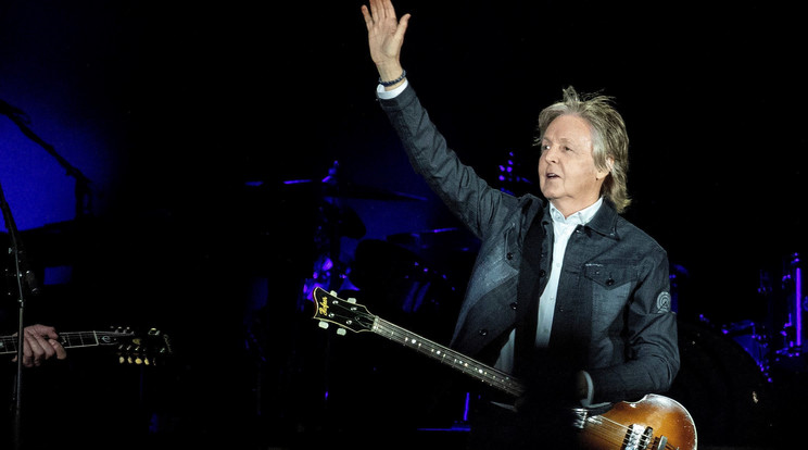 Paul McCartney angol énekes-dalszerző, a legendás egykori Beatles brit zenekar gitárosa koncertet ad Sao Paulóban a The Freshen Up című turnéja keretében 2019. március 26-án / Fotó: MTI/EPA-EFE/Sebastiao Moreira