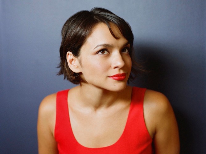 Norah Jones z czasów albumu 'Featuring!' (2010)