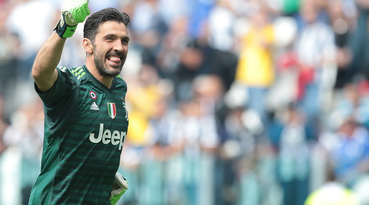 Gianliugi Buffon kilenc bajnoki címet szerzett az olasz Juventussal, ikonként tekintenek rá a szurkolók is /Fotó: GettyImages