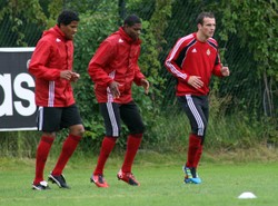 Trener Wisły się wściekł. Jego piłkarze mieli trenować na psich kupach