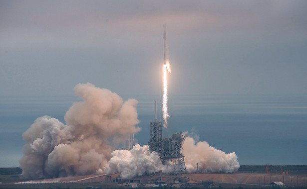 Udany start rakiety Falcon 9 z przylądka Canaveral