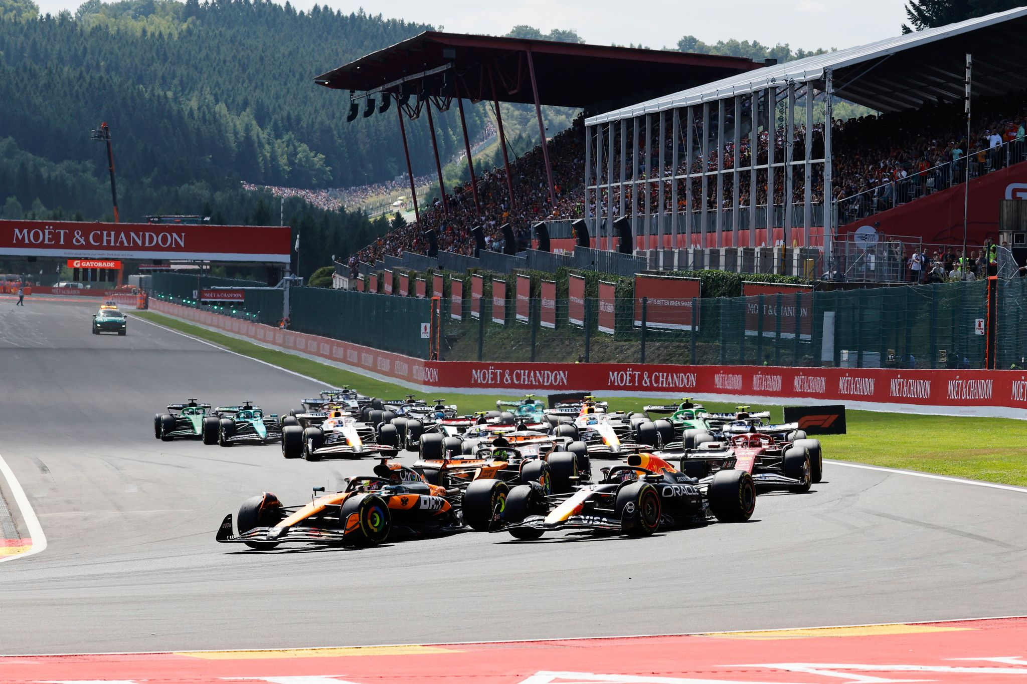 Verstappen gewinnt Formel-1-Sprint in Belgien vor Piastri