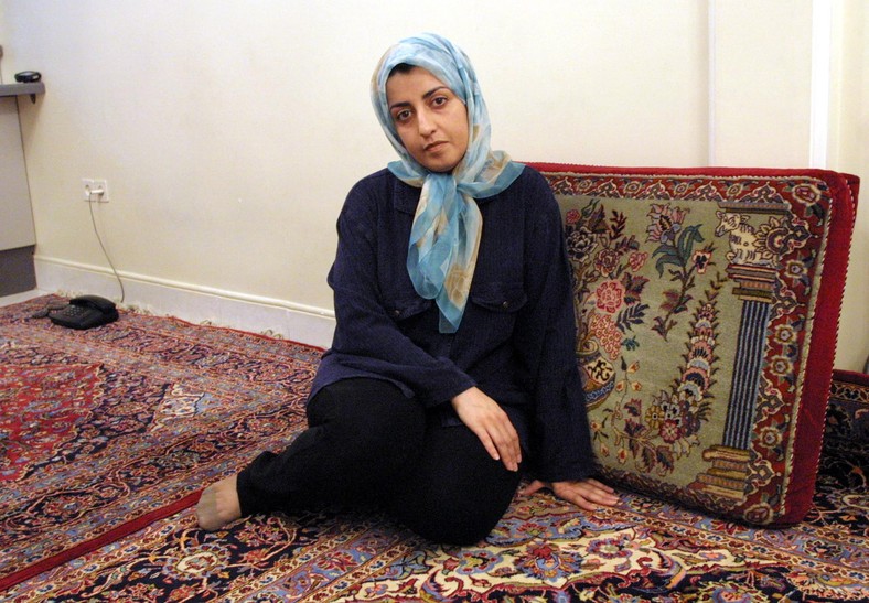 Narges Mohammadi w 2001 r. po wyjściu z więzienia