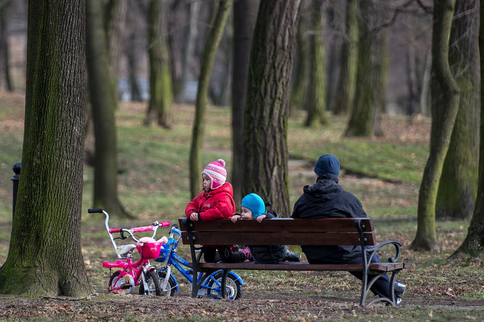 "Wiosenna" pogoda zachęca do spacerów