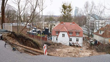 Gdynia: prokuratura wyjaśnia przyczyny wczorajszej katastrofy budowlanej na Kamiennej Górze