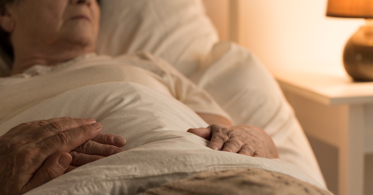 Ciało babci zapakowano w czarny worek i wytoczono na wózku. Jej śmierć powinna była być dla mnie szokiem