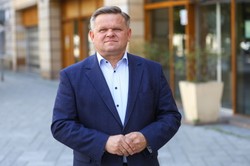 Wiceszef MON o zgubionym zapalniku: To szukanie igły w stogu siana