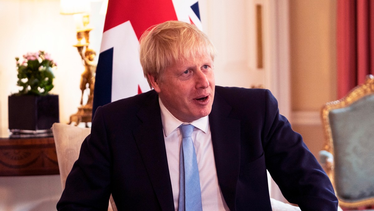 Brytyjski premier Boris Johnson jest gotów zorganizować przedterminowe wybory parlamentarne na początku listopada, jeśli zostanie do tego zmuszony przez parlament - podał dziennik "Financial Times", powołując się na otoczenie szefa rządu.