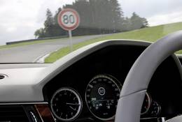 Asystent i ogranicznik prędkości ISA obowiązkowe w autach już od lipca