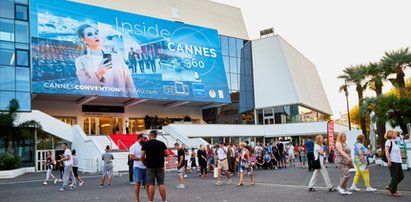 Niemiecki dziennik o grzesznych zabawach bogaczy w Cannes. Wszystko to dzieje się podczas filmowego festiwalu