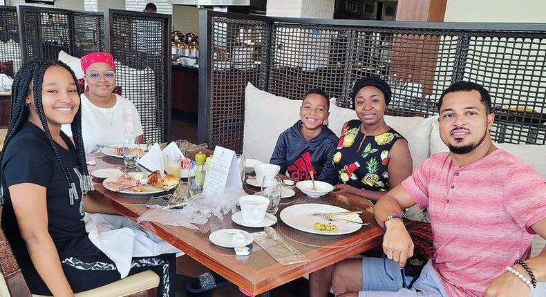 Van Vicker and his family