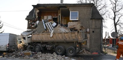 Straszny wypadek w Piławie Dolnej. To nie koniec koszmaru. Mieszkańcy dalej drżą o życie