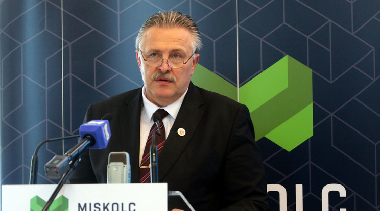 Miskolc polgármestere is megfertőződött koronavírussal /Fotó: MTI Vajda János