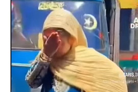 Zbog snimka TRUDNE DEVOJČICE (10) ceo svet KLJUČA OD BESA: Plače za svojim mužem od 60 godina i ljudi ne mogu da se OPASULJE od onoga što vide