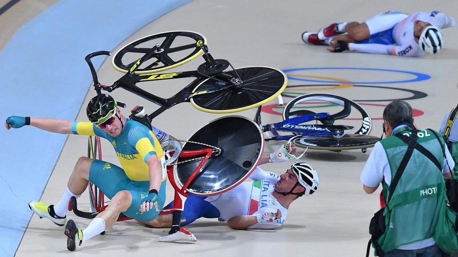 Wielka kraksa na kolarskim torze. Koreańczyk Park Sang-hoon odwieziony do szpitala