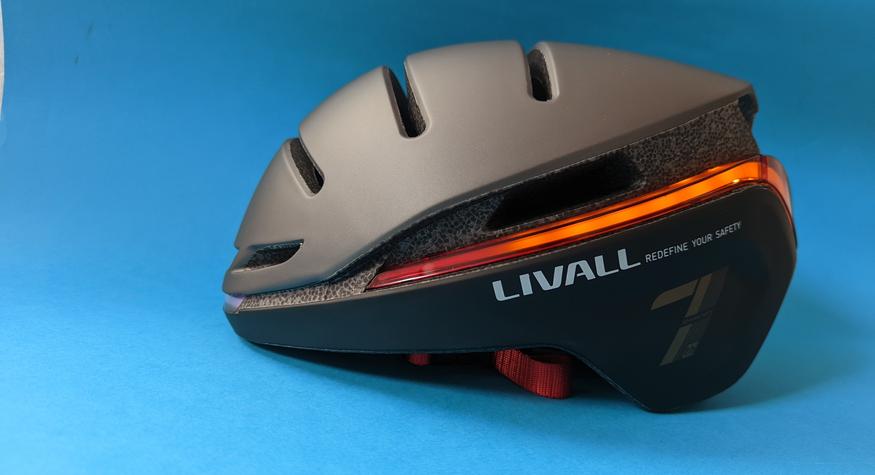 Smarter Fahrradhelm Livall Evo 21 im Test: 360-Grad-Licht und SOS-Funktion  | TechStage