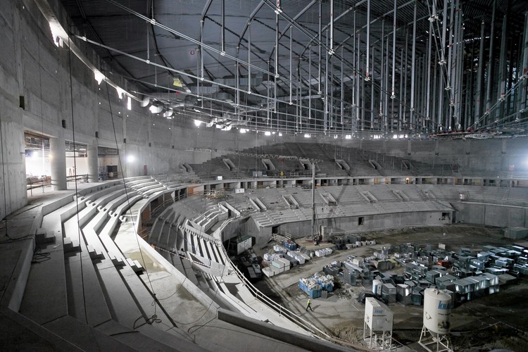 Autorami projektu architektonicznego budynku jest konsorcjum firm Perbo-Projekt Sp. z o.o. z Krakowa oraz Modern Construction Systems Sp. z o.o. z Poznania. Generalnym wykonawcą zostało konsorcjum firm: Mostostal Warszawa S.A. (lider), Acciona Infraestructuras S.A., Mostostal Puławy S.A. i Asseco Poland S.A.