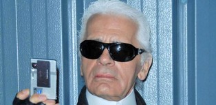Karl Lagerfeld zaprojektował dla Chanel torebkę w kształcie... hula hop