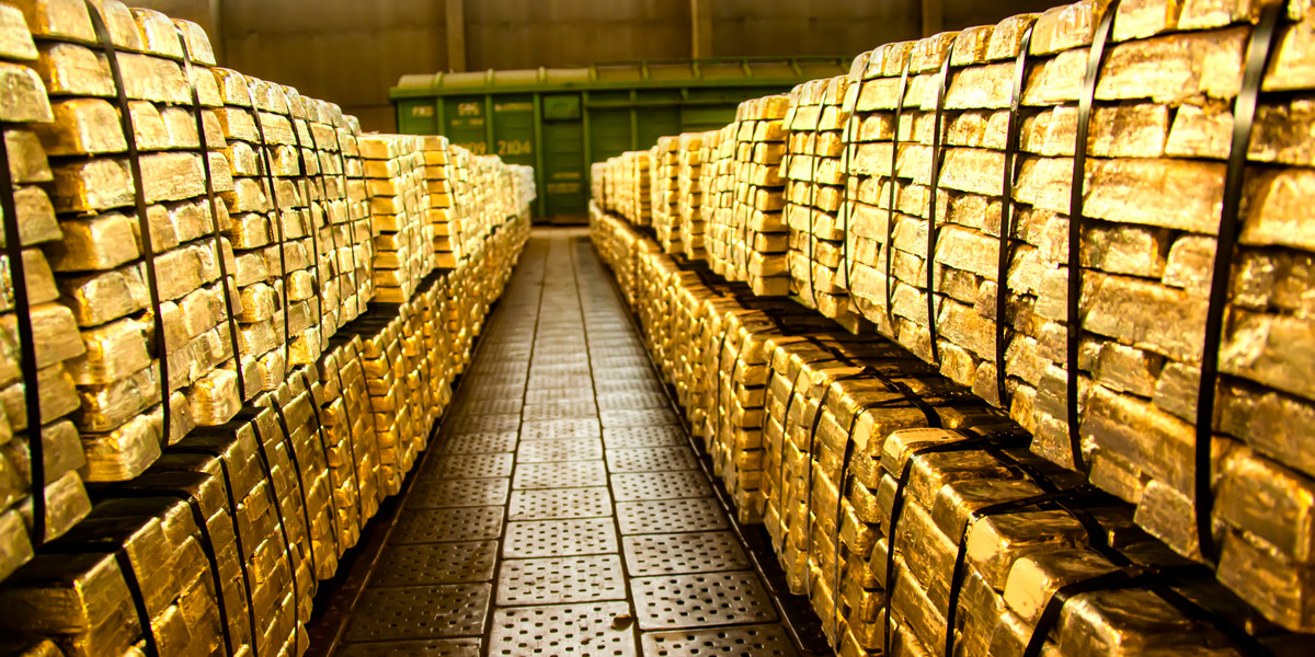Banki centralne rzuciły się na złoto