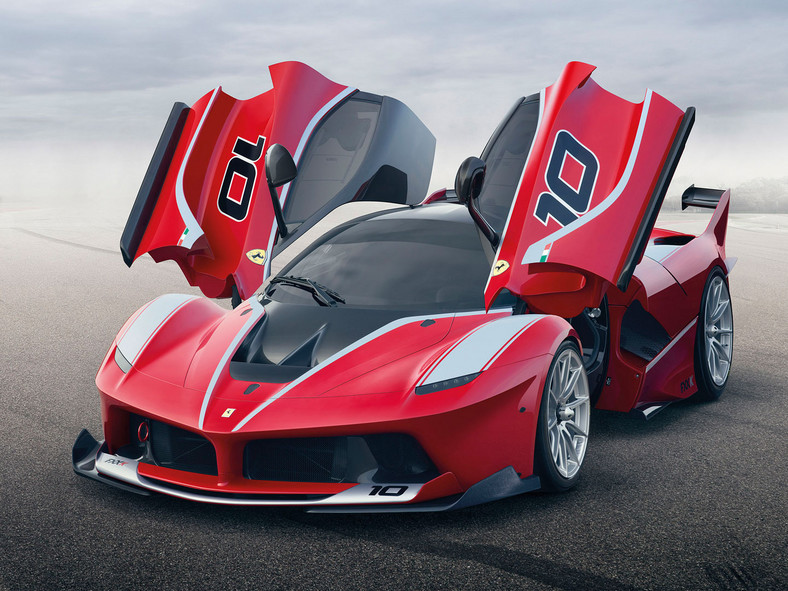 Ferrari FXX K – 1050 KM z Maranello